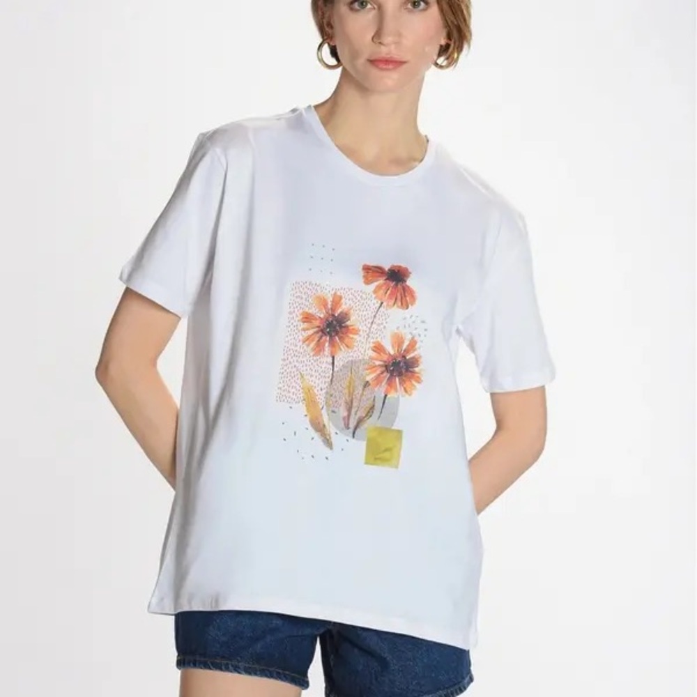 Junee Floral Printed White Long Sleeve Tee size medium